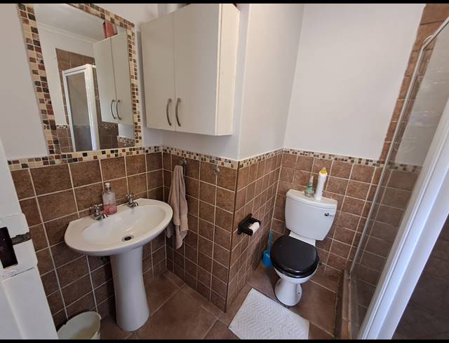 3 BEDROOM TOWNHOUSE FOR SALE IN CASTLEVIEW